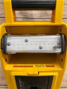 Dcl060 dewalt work discount light